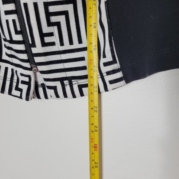 ARTEX Fashions Women's Red Black  White Geometric Long Sleeve Blazer Zip-Up Sz S - Picture 9 of 11